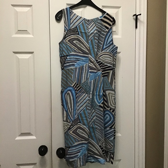 Dress - Picture 14 of 16